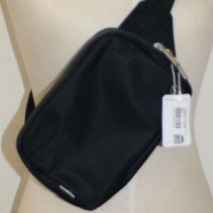 Lululemon  Everywhere Belt Bag  BLACK Satchel Fanny Pack 2 L Large nwt perfect